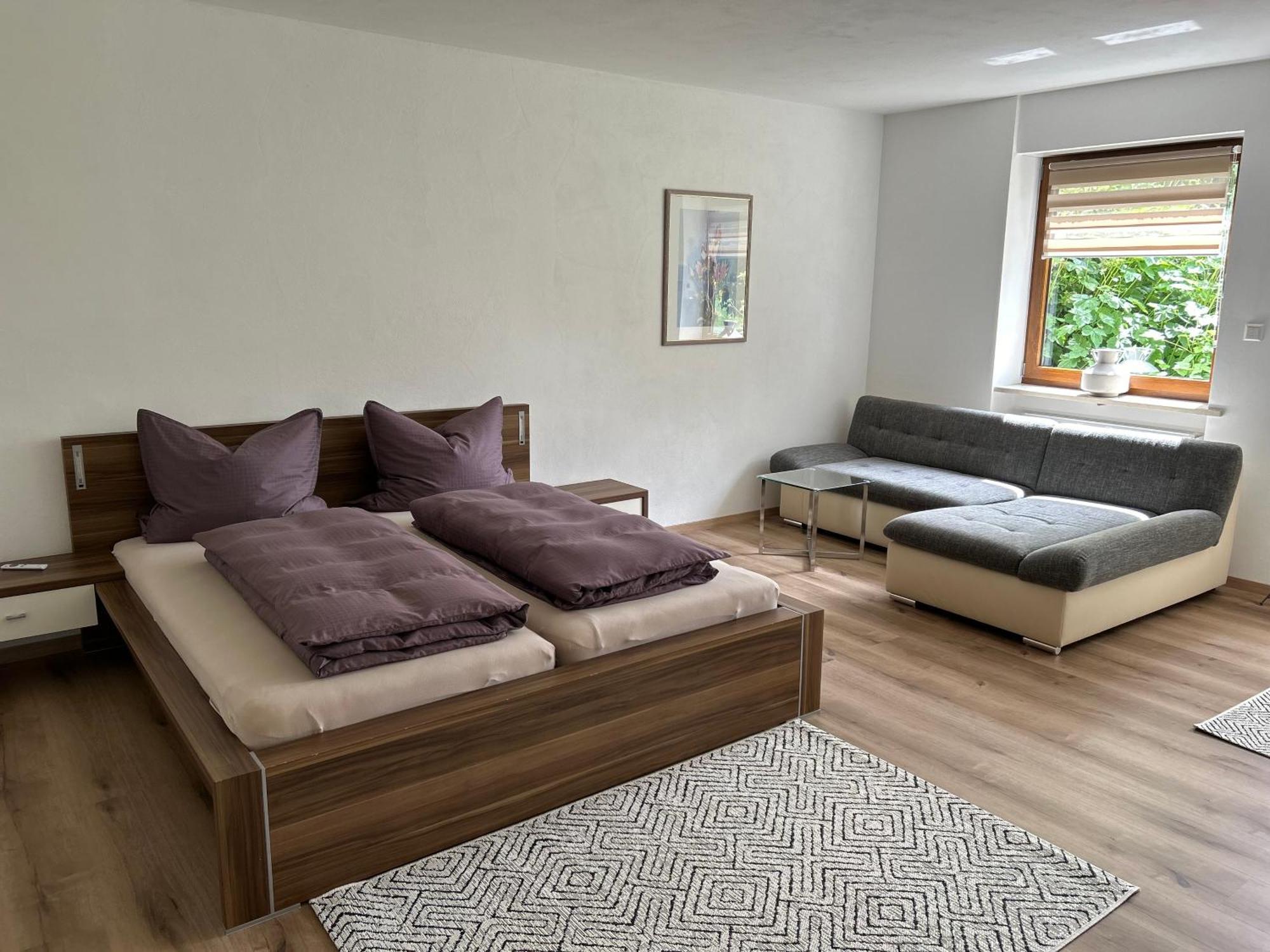 Ruhige Ferienwohnung Mit Terrasse Fuer 2 Personen Фоэнштраус Экстерьер фото