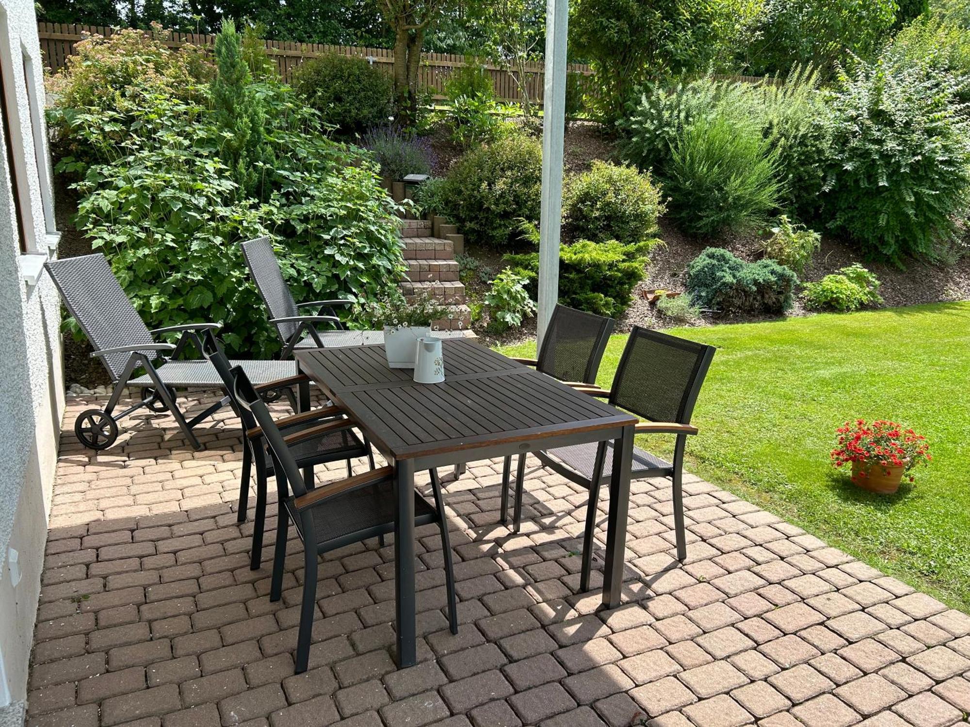 Ruhige Ferienwohnung Mit Terrasse Fuer 2 Personen Фоэнштраус Экстерьер фото