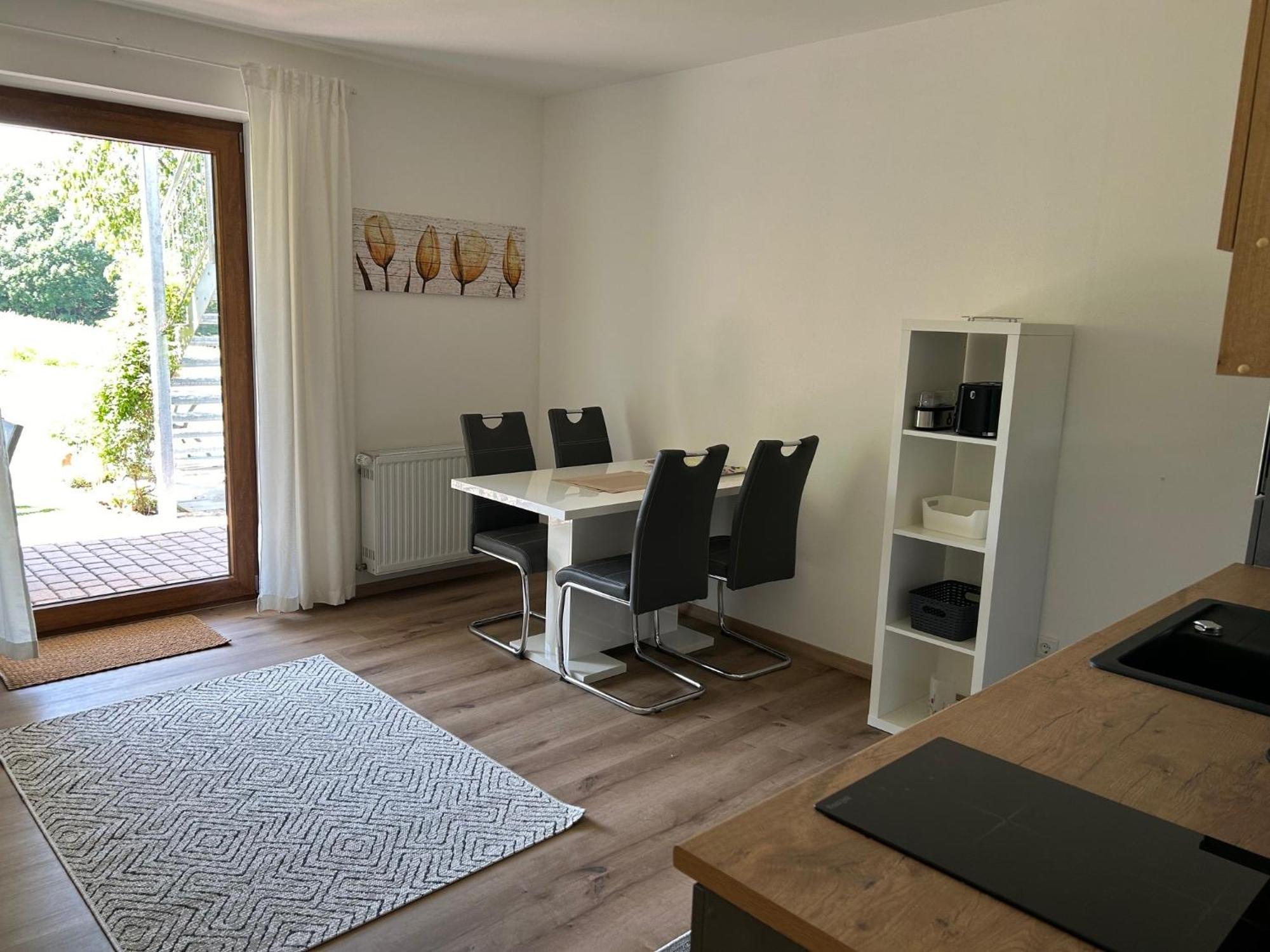 Ruhige Ferienwohnung Mit Terrasse Fuer 2 Personen Фоэнштраус Экстерьер фото